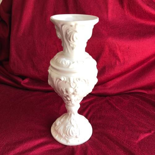 VASE WITH ANGELS MADE IN PORTUGAL  ELPA ALCOBACO